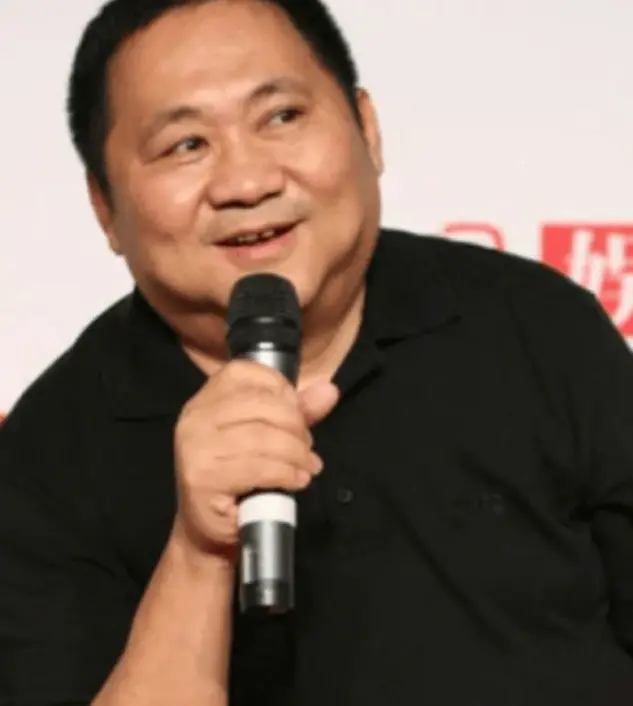 点石策略 知名香港导演去世, 享年69岁! 曾执导张国荣和刘德华演的《新上海滩》